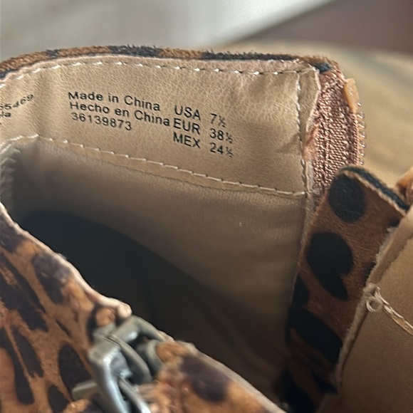 Time and Tru leopard print boots - Picture 5 of 6